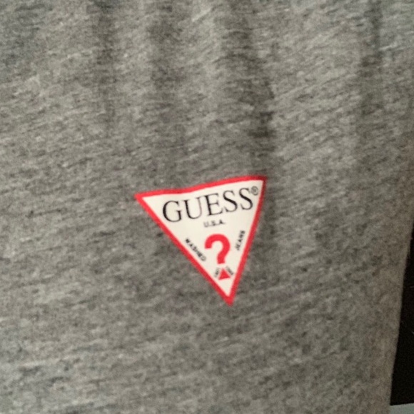 Guess t-shirt from Avrey Ovard - Picture 3 of 4